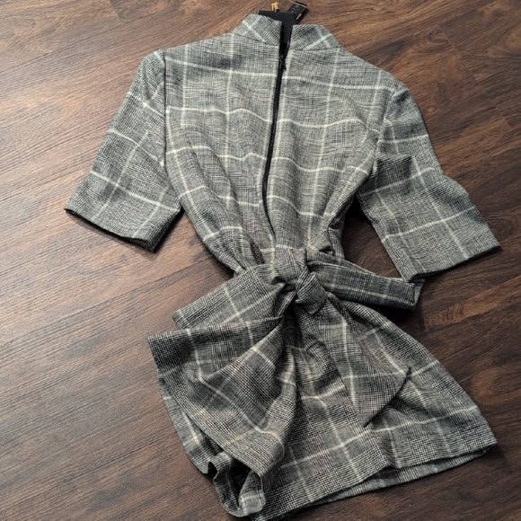 Elegant Gray Plaid Romper - Picture 2 of 2